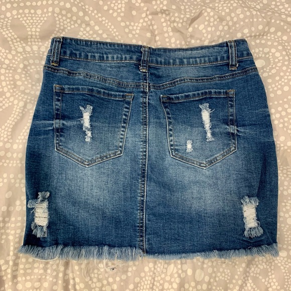 FASHION NOVA ripped jean skirt🤍 - Picture 4 of 5